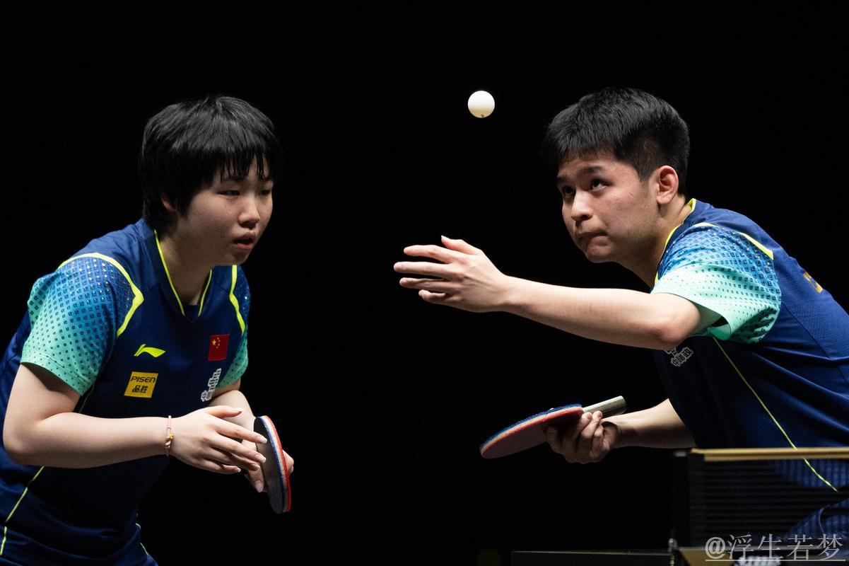 国乒防线稳固!蒯曼力抗申裕斌猛攻,林诗栋关键逆转握拳欢庆 国乒防线稳固!蒯曼力抗申裕斌猛攻,林诗栋关键逆转握拳欢庆